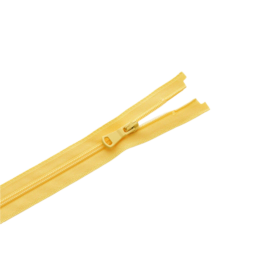 Zipper with Puckering Resistant Tape – Minimized Shrinkage, Smooth Finish